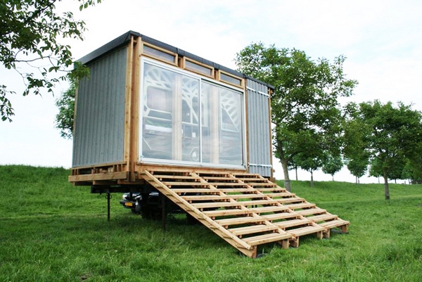 Трейлер Tiny Caravan - дом на колёсах для отдыха и жизни за городом 