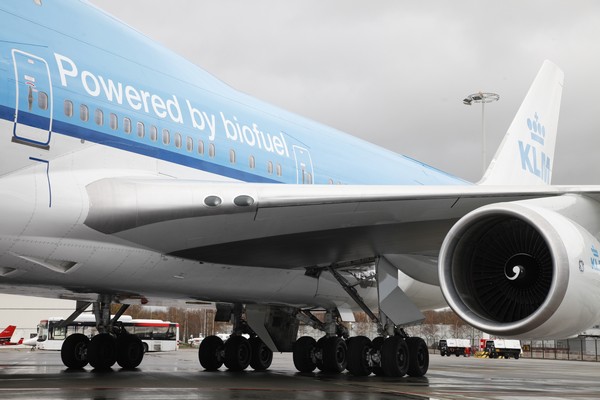Самолет компании KLM Royal, летающий на биотопливе