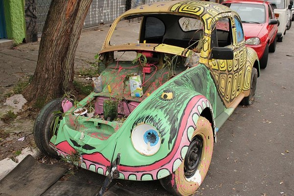 Уличное искусство, или автомобили, восставшие из пепла