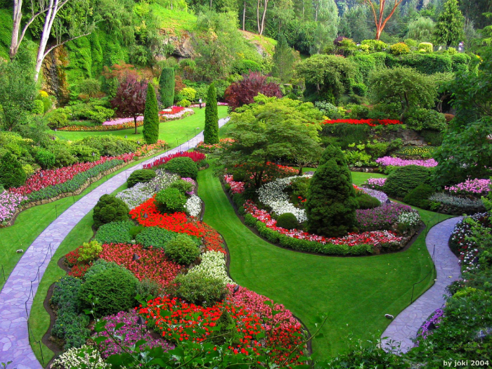 Сад был задуман миссис Бучарт в 1904 году, как хобби, так как она очень любила цветы и растения.