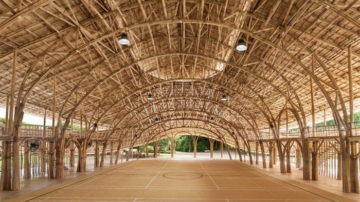 Бамбуковый спортзал в горах Таиланда
