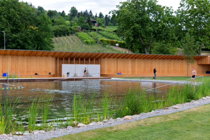Природный бассейн в Швейцарии