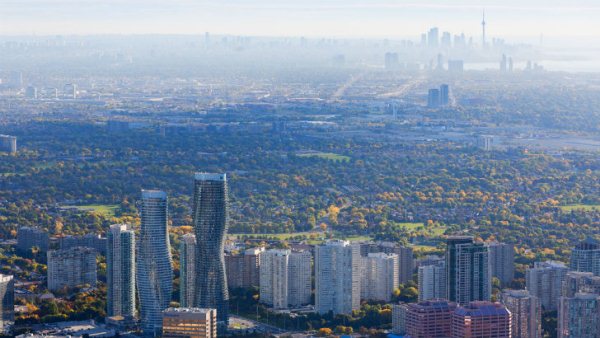 Небоскрёбы Мэрилин Монро Towers в пригороде Торонто