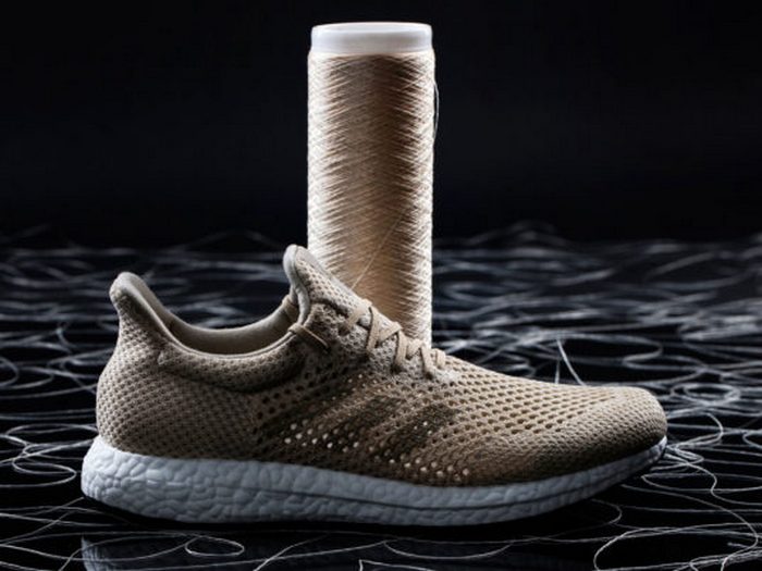 Adidas выпустила биологические кроссовки из искусственного шелка паука.