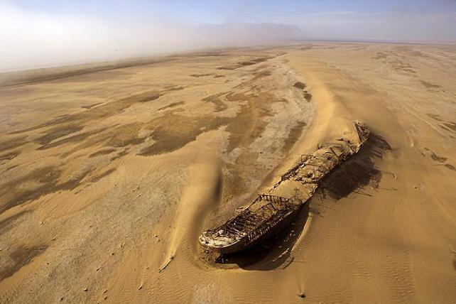 Песчаные дюны Аральского моря.