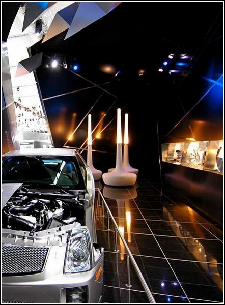 BDlove Lamp на стенде Cadillac на Международной автомобильной ярмарке во Франкфурте