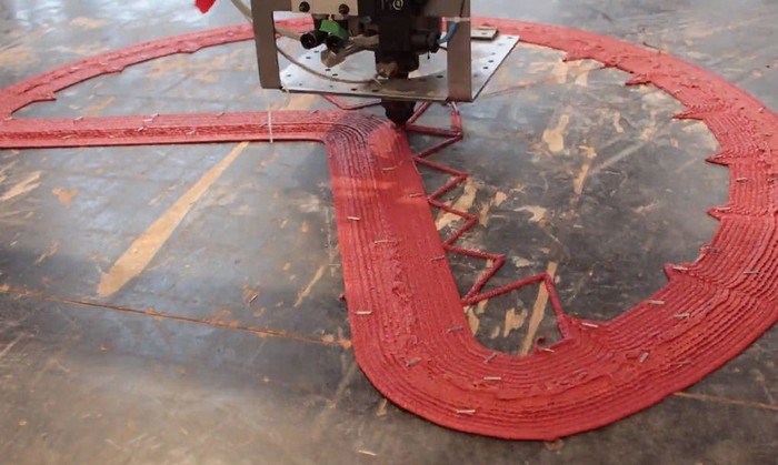 Проект «Распечатай свой город!».3D-принтер в работе.
