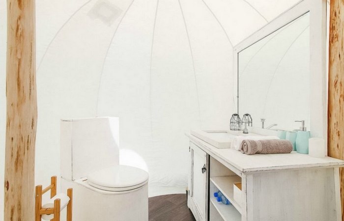 Санузел палатки-пузыря «Bubble Tent Australia».