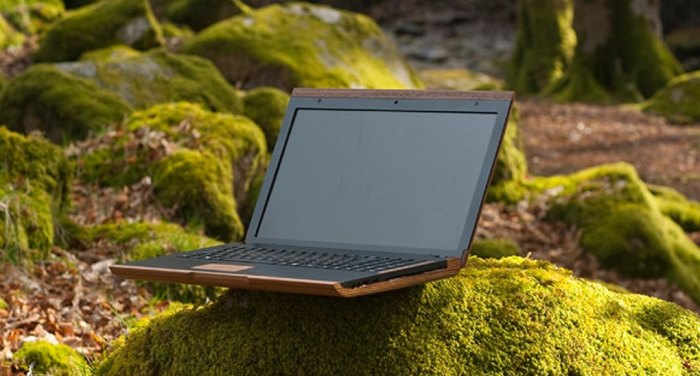 Экологически чистый деревянный ноутбук.
