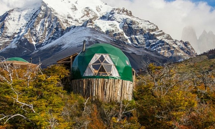 Глянцевые купола «EcoCamp» в Патагонии.