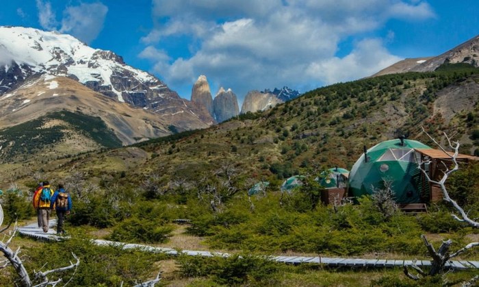 Глянцевые купола «EcoCamp» в Патагонии.