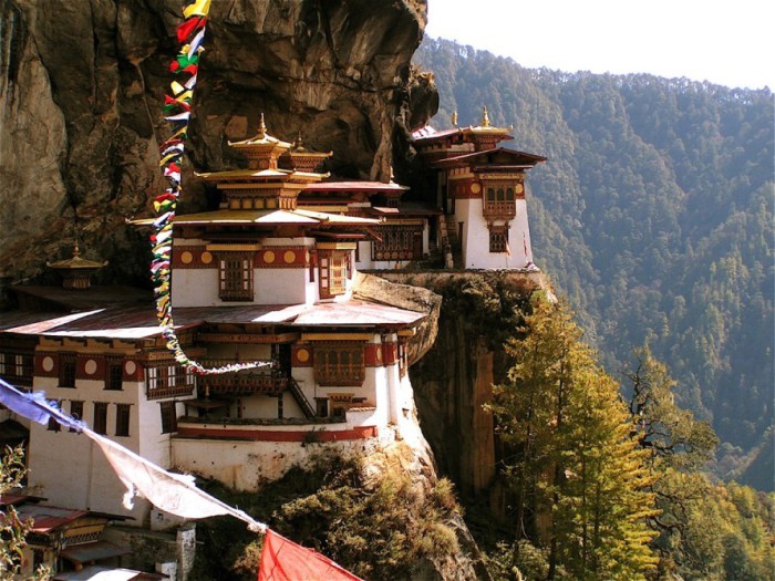 Королевство Бутан: вперёд, через Гималаи.