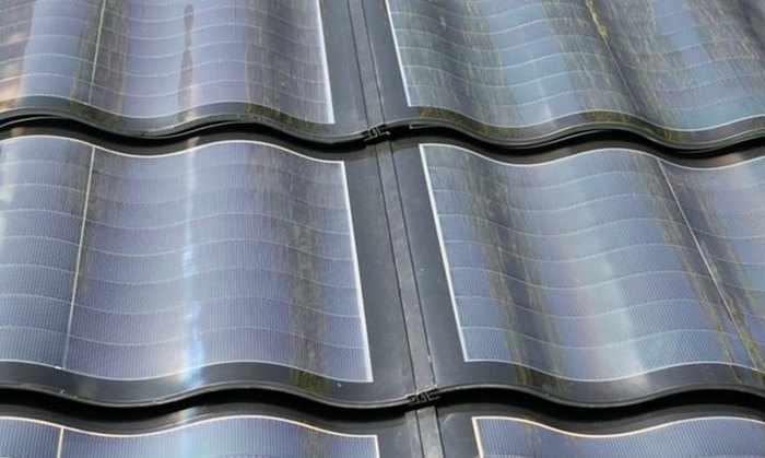 Однопереходная солнечная панель «Hanergy»на крыше.