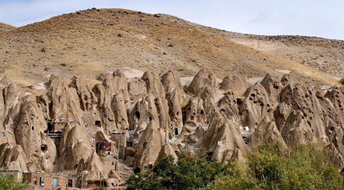 Пещерные дома в Иране