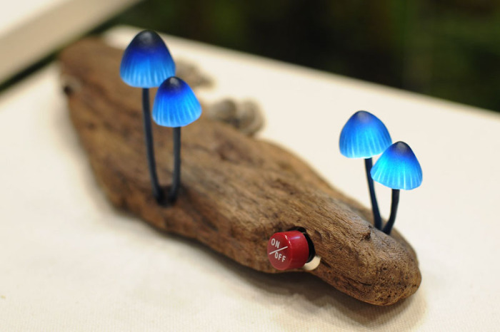 Необычный светильник Mushroom Lights