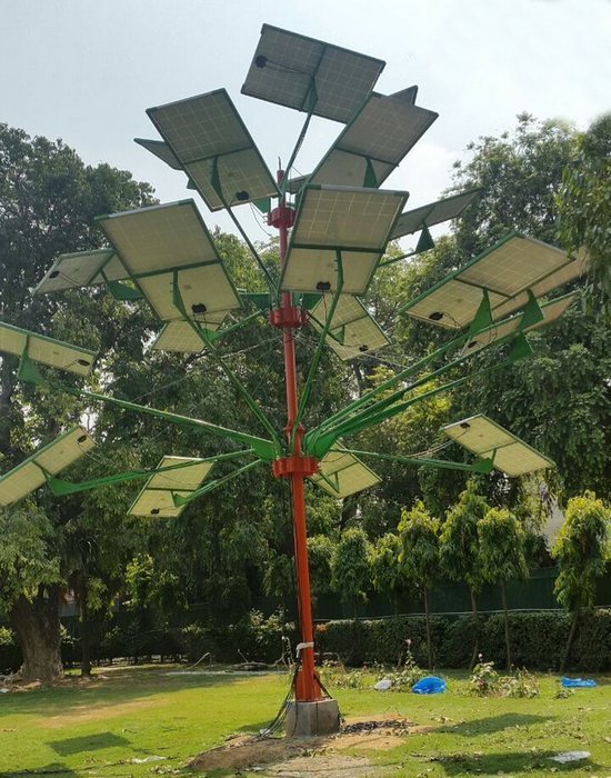 В Solar Power Tree встроена автоматическая система обмывания водой.