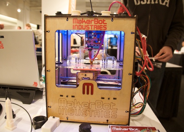 3D принтер от Makerbot: печатаем всё!