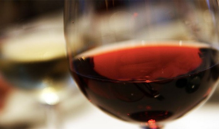 Красное вино как средство против рака.