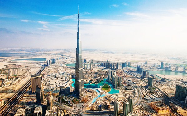 Первый сельхозрынок в Дубае возле первого по высоте здания мира