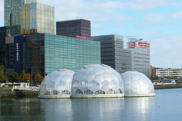 Плавающий дом - пузырь в Роттердаме