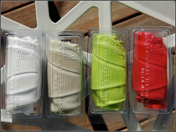 Резиновые тапочки OneMoment удобны на ногах и в сумке