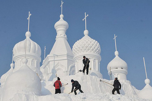 Снежные скульптуры в китайской провинции