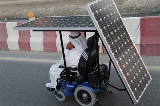 Необычное инвалидное кресло: энергия солнца людям инвалидам