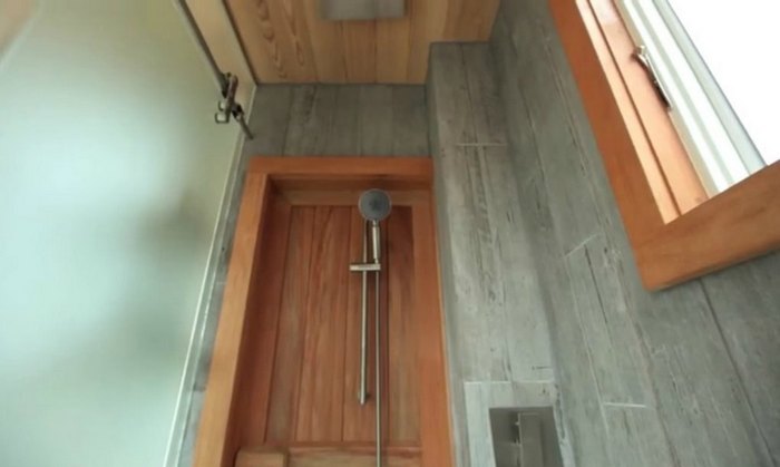 Душевая кабина домика «Sturgis Tiny Home».