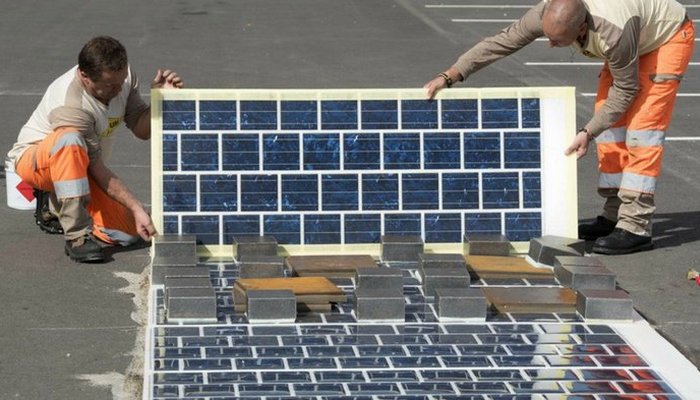 Строительство France Wattway Solar.