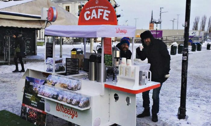 Кафе может быть оснащено Wi-Fi.