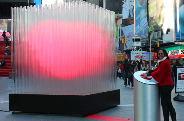 Сердце в кубе на Таймс-сквер