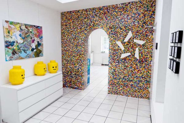 Лего-стена в офисе NPIRE