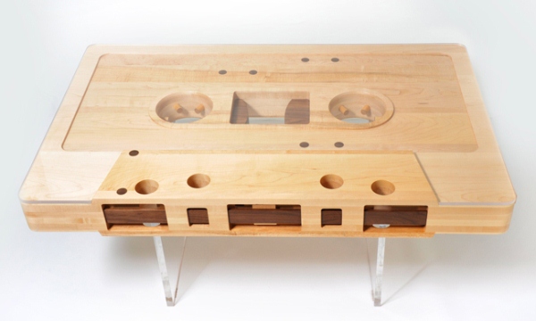 Стол Mixtape из восстановленной древесины