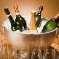 Диетологи определили «новогодние дозы» алкоголя для хронических больных