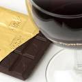Красное вино и черный шоколад спасают от заболеваний глаз